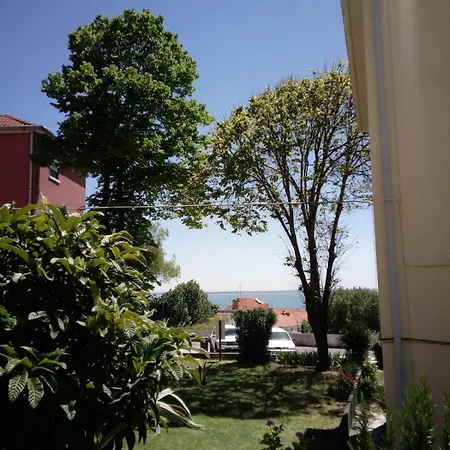 The Grandparents'house Ii * 리스본